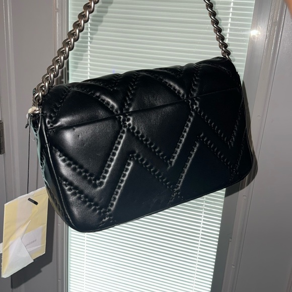 MARC JACOBS | THE
QUILTED LEATHER J MARC SHOULDER BAG - Picture 10 of 11